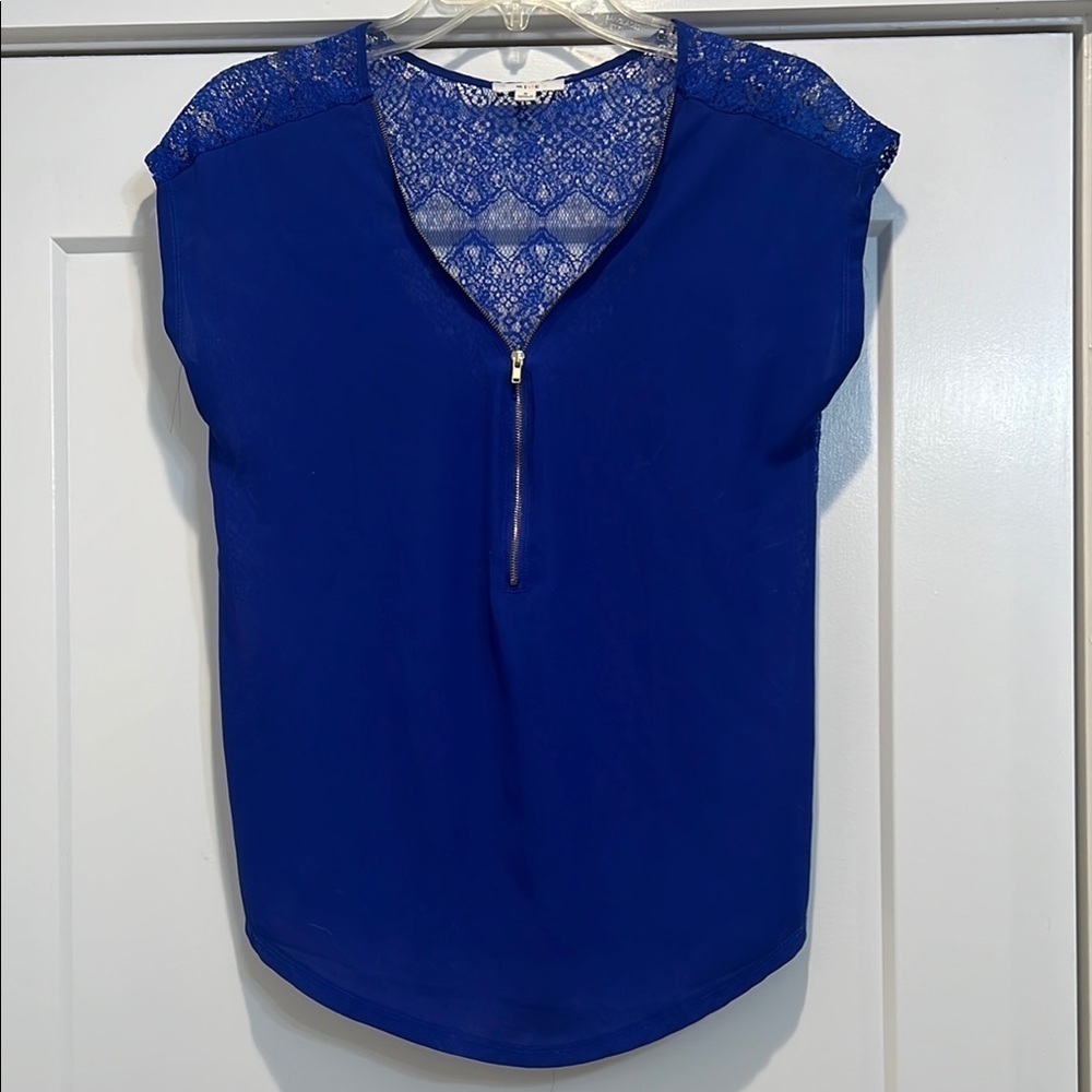 MINE Blue Lace Accent Women's Top size small.